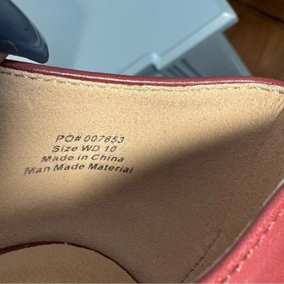 Journee Collection women’s sandals size 10, NWOT Burgundy Block Heel Shoes - Picture 7 of 8